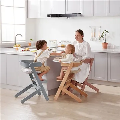 लकड़ी की फीडिंग ऊंची कुर्सी